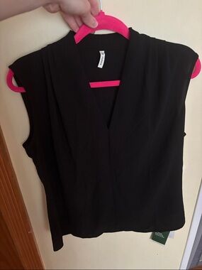 HALARA Black Draped V-Neck Sleeveless Top